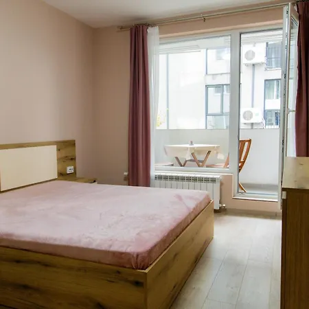 1bd Retreat With Balcony In Vibrant District By Flat Mаnager Apartment Warna