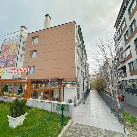 1bd Retreat With Balcony In Vibrant District By Flat Mаnager *