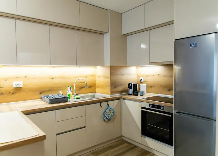 1bd Retreat With Balcony In Vibrant District By Flat Mаnager Warna