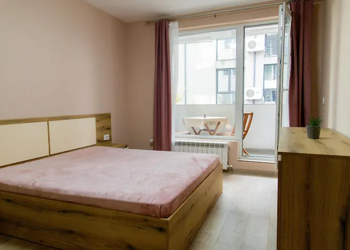 1bd Retreat With Balcony In Vibrant District By Flat Mаnager Apartment Warna