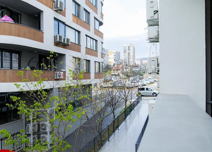 1bd Retreat With Balcony In Vibrant District By Flat Mаnager Apartment Warna