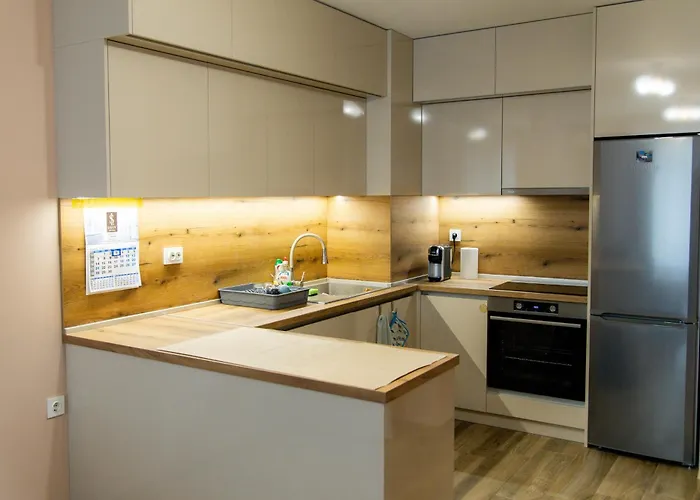 1bd Retreat With Balcony In Vibrant District By Flat Mаnager Warna