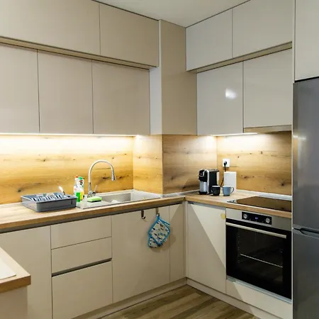 1bd Retreat With Balcony In Vibrant District By Flat Mаnager ヴァルナ