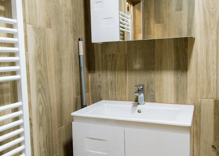 1bd Retreat With Balcony In Vibrant District By Flat Mаnager Daire *