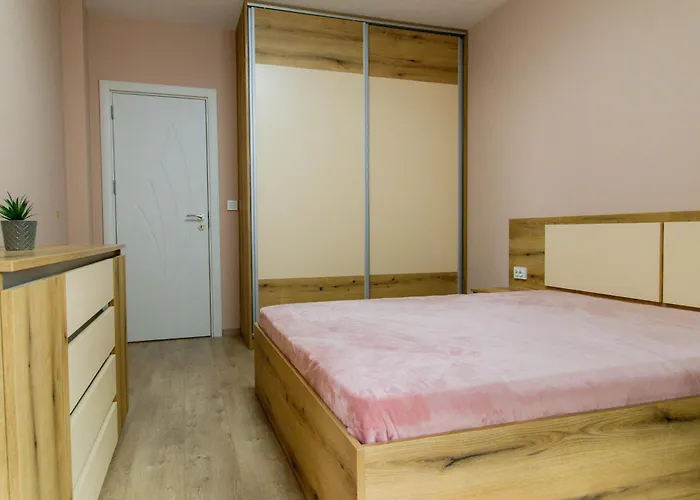 1bd Retreat With Balcony In Vibrant District By Flat Mаnager